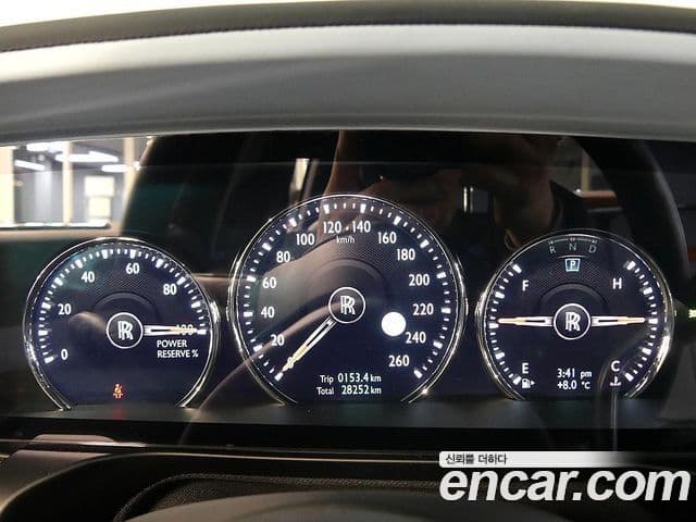 Rolls-Royce 고스트 2세대 6.7 V12 чёрный эмблема, badge, 2023 7