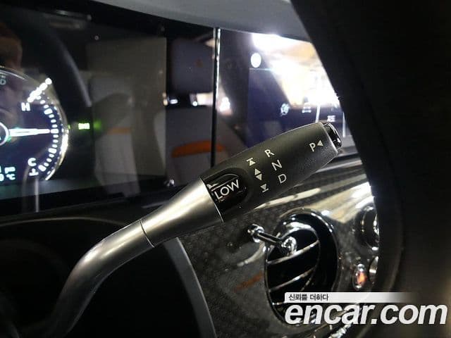 Rolls-Royce 고스트 2세대 6.7 V12 чёрный эмблема, badge, 2023 8