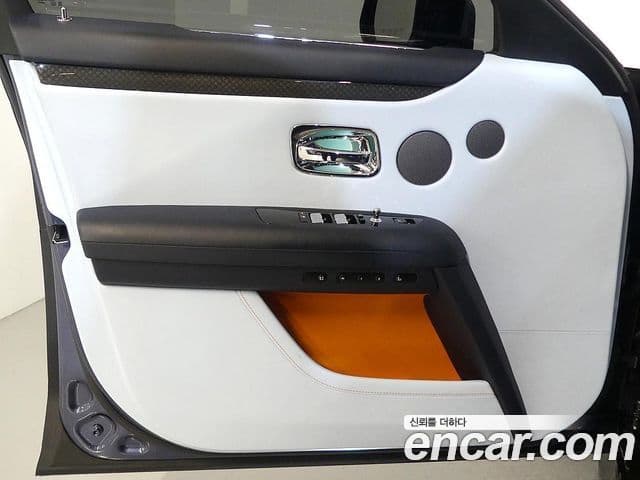 Rolls-Royce 고스트 2세대 6.7 V12 чёрный эмблема, badge, 2023 11