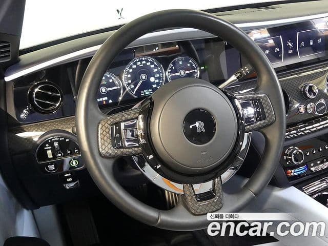 Rolls-Royce 고스트 2세대 6.7 V12 чёрный эмблема, badge, 2023 12