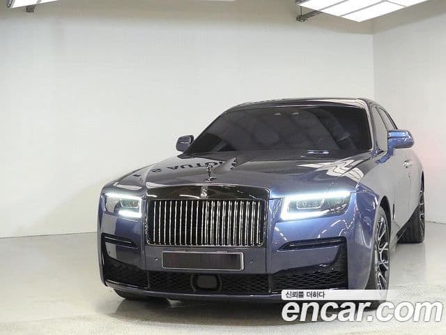 Rolls-Royce 고스트 2세대 6.7 V12 чёрный эмблема, badge, 2023 19