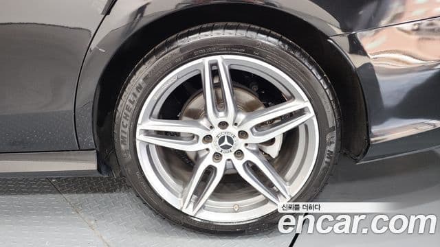 Mercedes-Benz E-класс W213 AMG Line, 2019 все фото