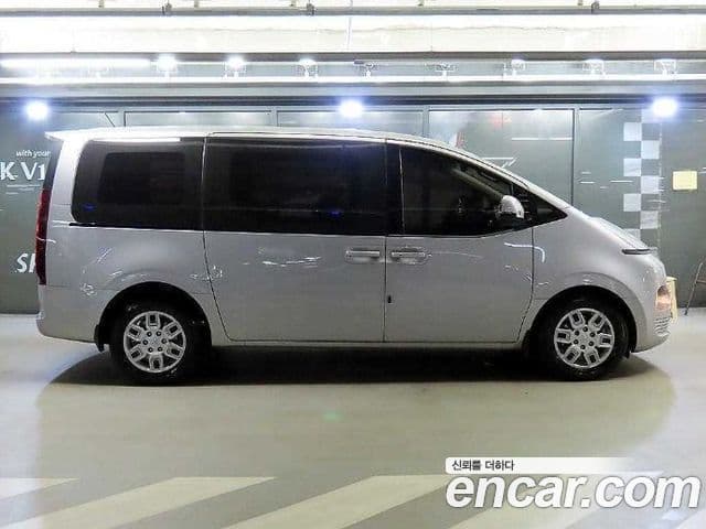 Hyundai Staria Modern, 2022 3