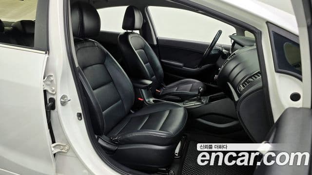 Kia K3 Trendy, 2013 10