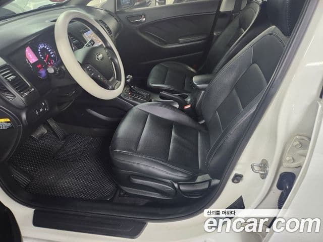 Kia K3 Trendy, 2013 11