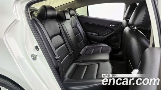 Kia K3 Trendy, 2013 12