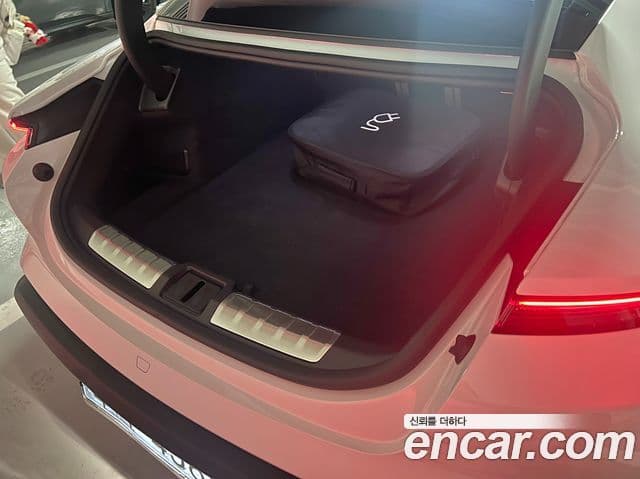 Porsche 타이칸 4S, 2024 8