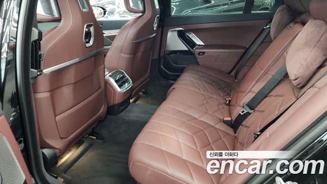 BMW 7시리즈 (G70) 740i sDrive M Sport, 2023 11