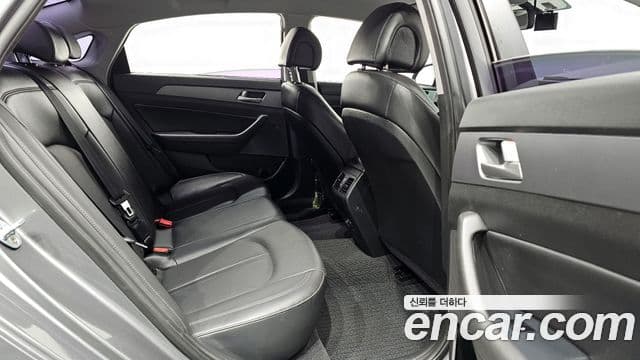 Hyundai LF Sonata Special, 2017 11