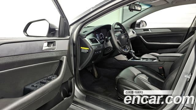 Hyundai LF Sonata Special, 2017 12