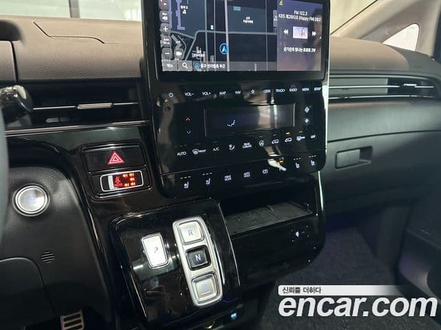 Hyundai Staria Inspiration, 2025 10