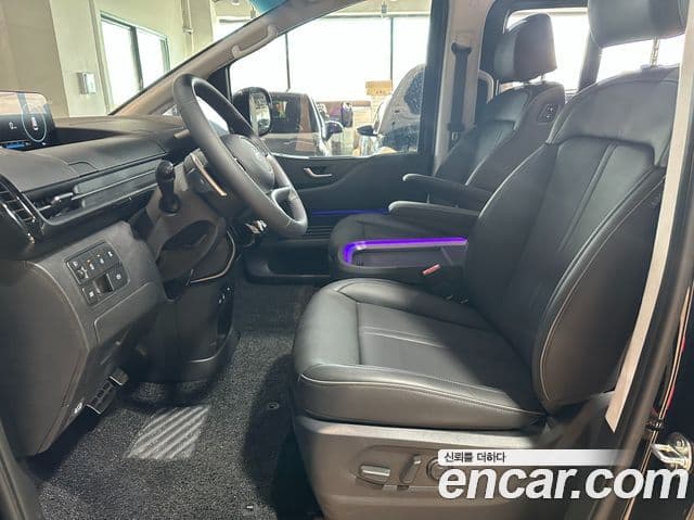 Hyundai Staria Inspiration, 2025 12