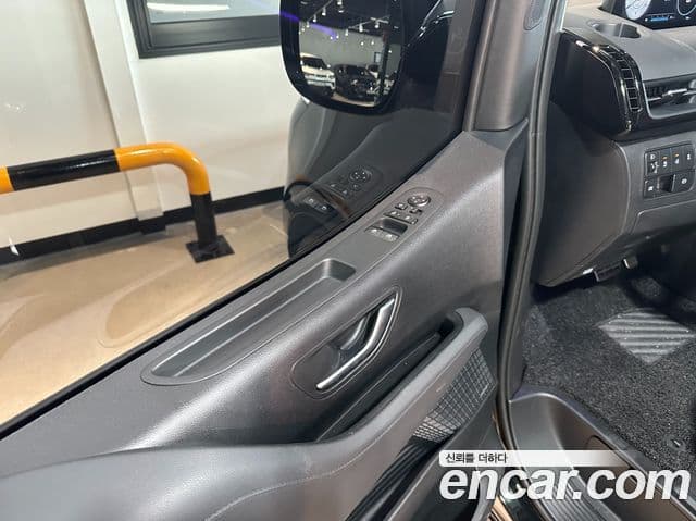 Hyundai Staria Inspiration, 2025 13