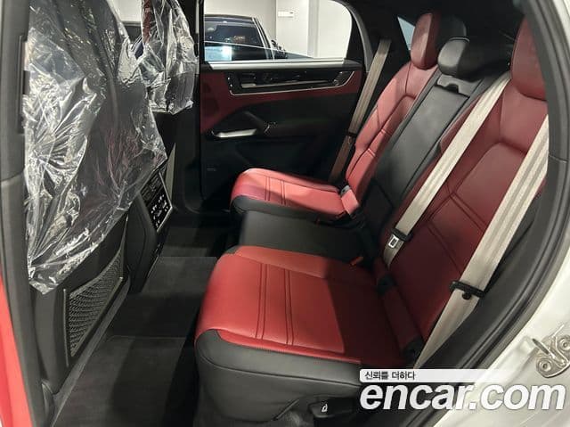 Porsche Cayenne (PO536) 3.0 купе, 2024 8