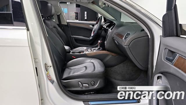 Audi New A4 B8, 2016 11