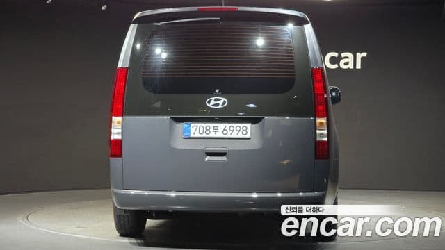 Hyundai Staria Modern, 2025 4