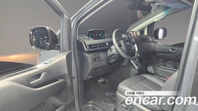 Hyundai Staria Modern, 2025 10