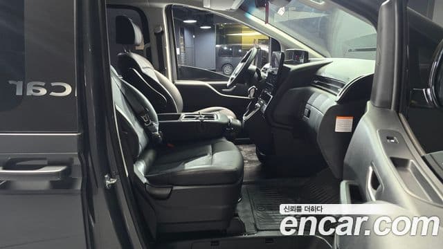 Hyundai Staria Modern, 2025 11