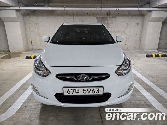 Hyundai Accent(новый кузов / новое поколение) Premier, 2011 3