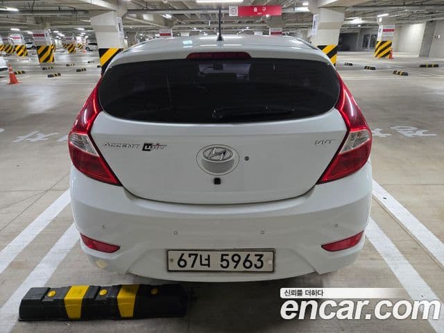 Hyundai Accent(новый кузов / новое поколение) Premier, 2011 4