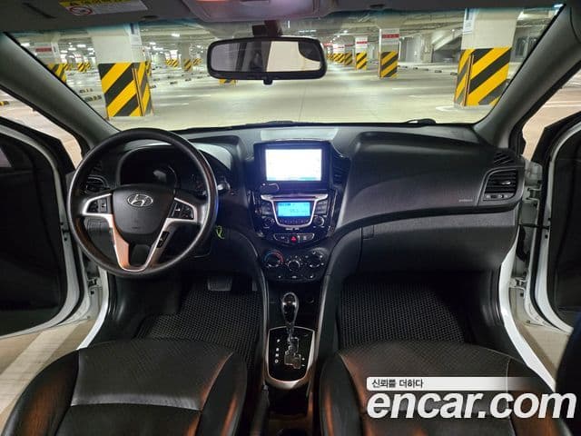 Hyundai Accent(новый кузов / новое поколение) Premier, 2011 7