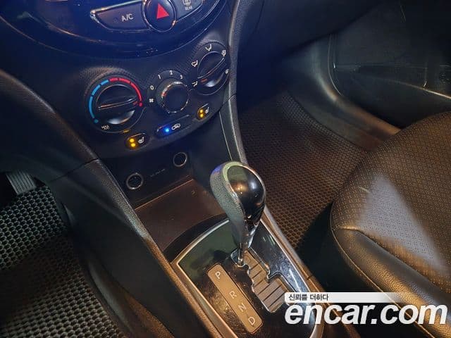 Hyundai Accent(новый кузов / новое поколение) Premier, 2011 9