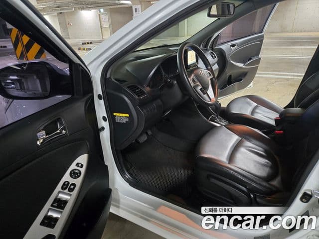 Hyundai Accent(новый кузов / новое поколение) Premier, 2011 11