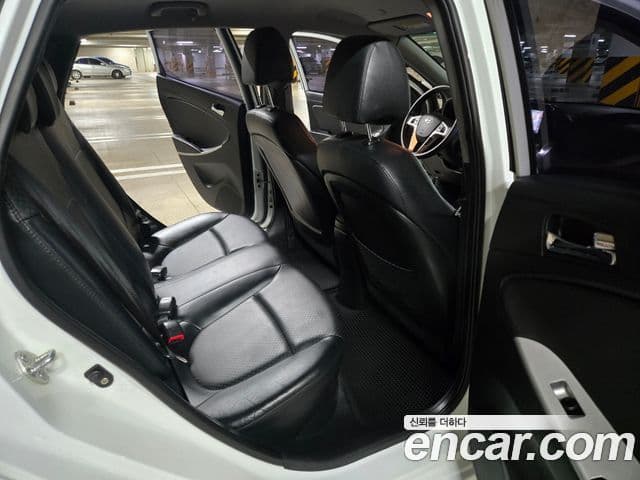 Hyundai Accent(новый кузов / новое поколение) Premier, 2011 14