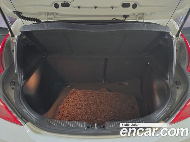 Hyundai Accent(новый кузов / новое поколение) Premier, 2011 15