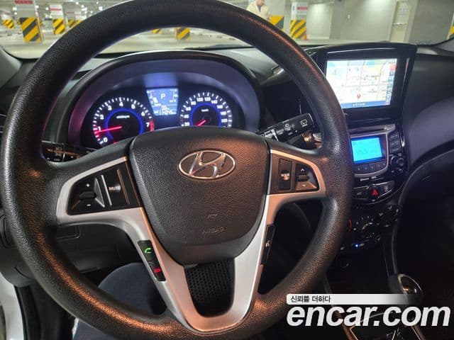 Hyundai Accent(новый кузов / новое поколение) Premier, 2011 16
