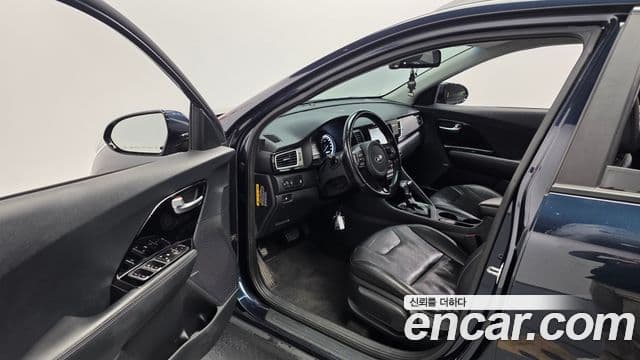 Kia Niro Prestige, 2017 10