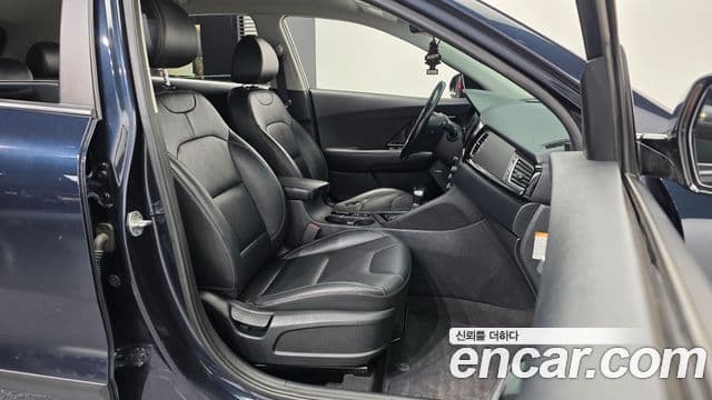 Kia Niro Prestige, 2017 11