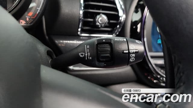 Mini Cooper 클럽맨 2세대, 2019 15