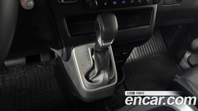 Hyundai Staria Modern, 2024 9