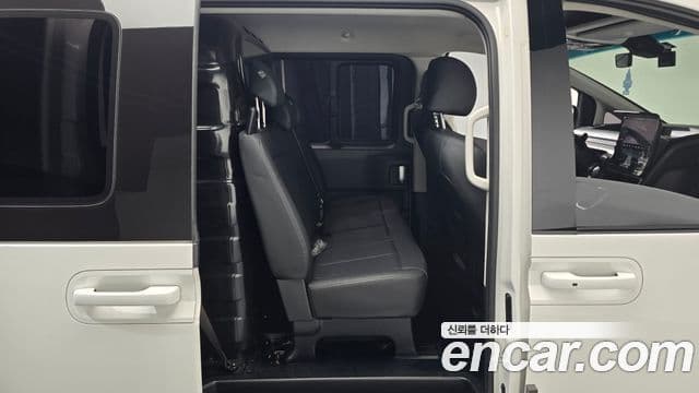 Hyundai Staria Modern, 2024 12
