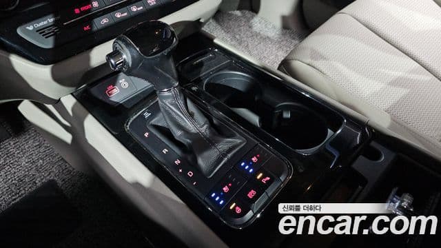 Kia All New Carnival Noblesse, 2016 9