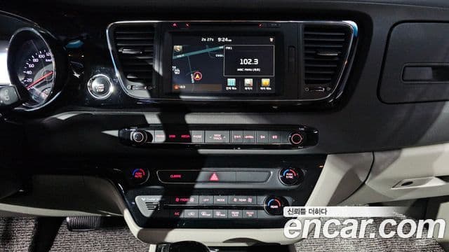 Kia All New Carnival Noblesse, 2016 12