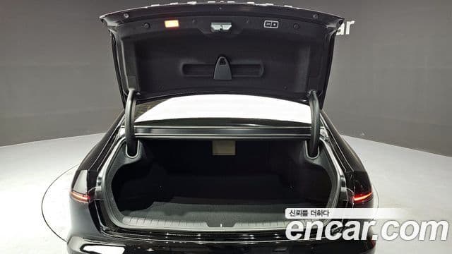 Hyundai Grandeur (GN7) Calligraphy, 2025 21