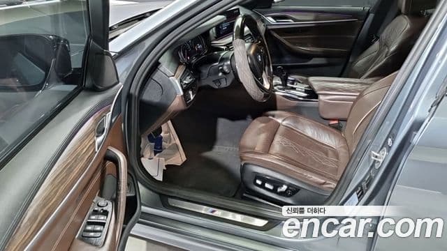 BMW 5시리즈 (G30) 520d M Sport Plus, 2017 10