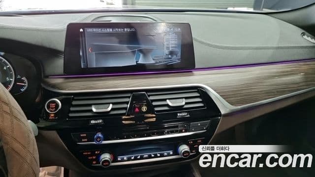 BMW 5시리즈 (G30) 520d M Sport Plus, 2017 12