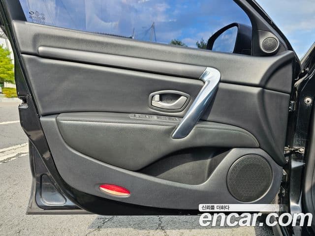 Renault Korea(Samsung) SM7 Nova LPLI 2.0 LPe для людей с инвалидностью, 2016 15