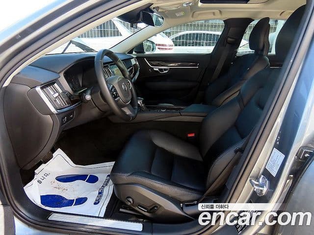 Volvo S90 D4 Momentum, 2017 4