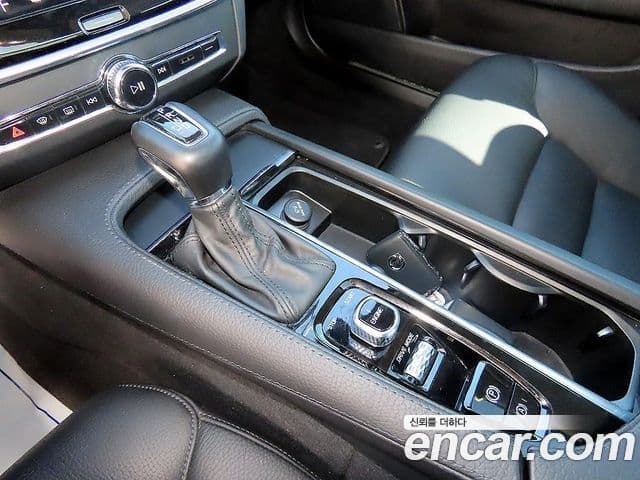 Volvo S90 D4 Momentum, 2017 10