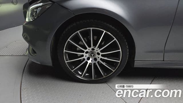 Mercedes-Benz CLS-класс W218 AMG Line, 2017 все фото