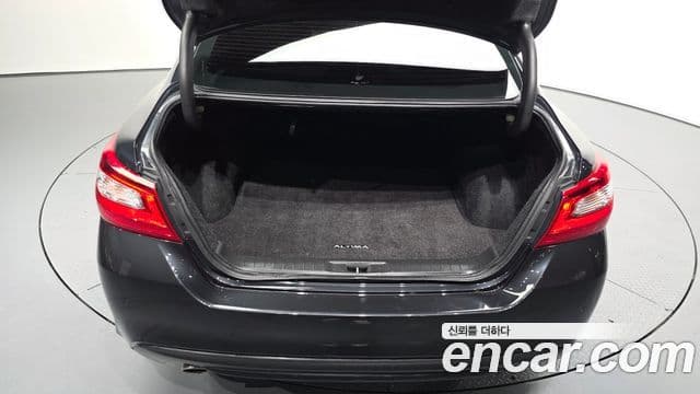 Nissan 알티마 L33, 2017 20