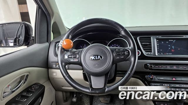 Kia All New Carnival Noblesse, 2015 13