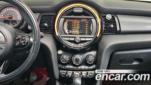 Mini Cooper D 3세대, 2015 14