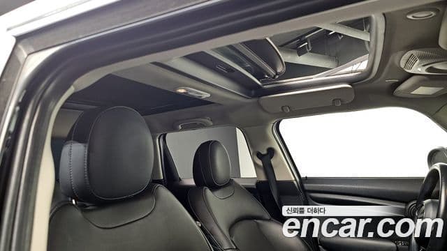 Mini Cooper D 3세대, 2015 17