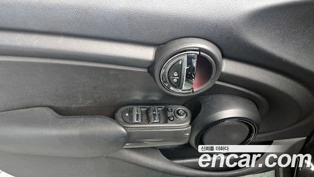 Mini Cooper D 3세대, 2015 18