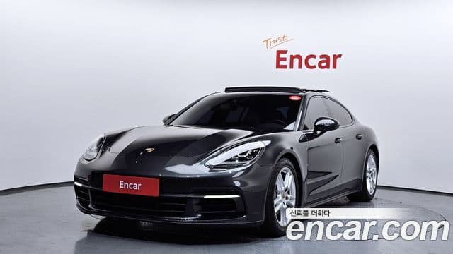 Porsche Panamera (971), 2018 1